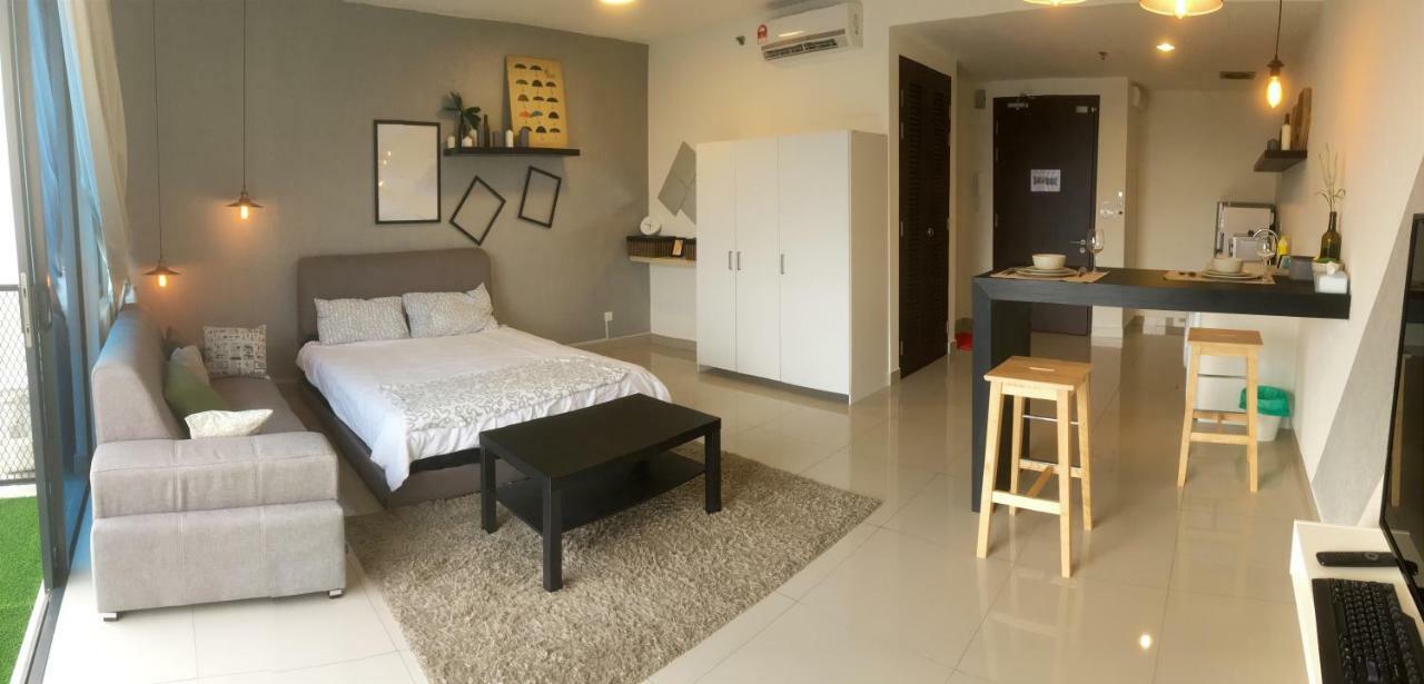 Warm Stay At Trefoil Setia Alam Εξωτερικό φωτογραφία